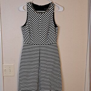 Jessica Simpson black and white striped dress size  4